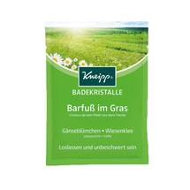 Kneipp Badekristalle Barfuß im Gras Kneipp Badekristalle Barfuß im Gras