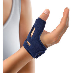 Abbildung: Bort Sellaxpress Daumenorthese rechts small blau Bandage, 1 St PZN 07670838